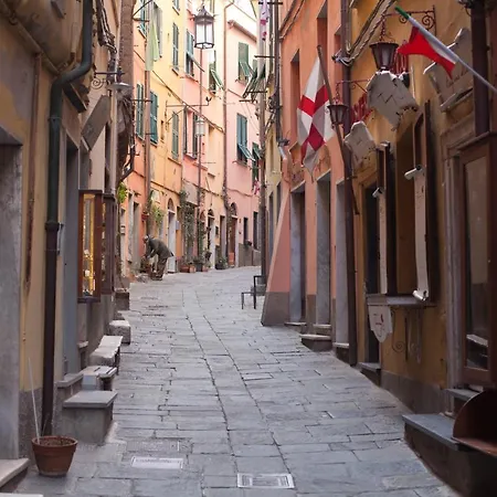 Colonna 24 Luxury Room In Portovenere Near 5 Terre-3